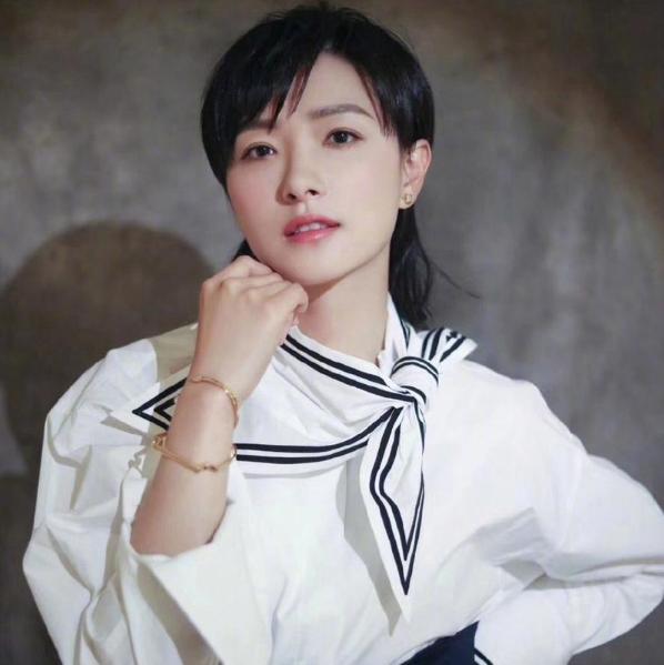 万茜太厉害了,素颜穿"睡衣"也能这么美,网友:真女神无