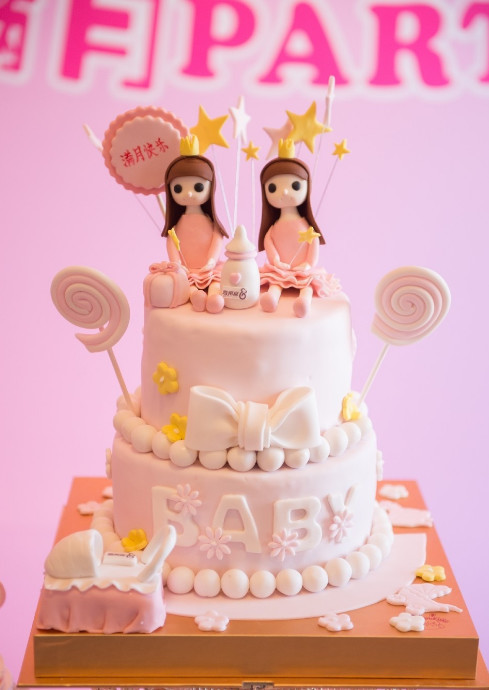 杨威双胞胎女儿满月 妻子出月子晒合影