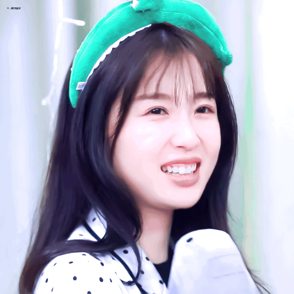 有一说一,对于综艺来说,虞书欣绝对是非常有梗的人,她能制造话题,引发