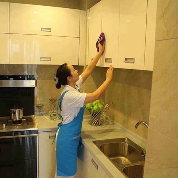家政服务行业也慢慢的开始受到了广泛的关注,从家政保洁,到家电清洗