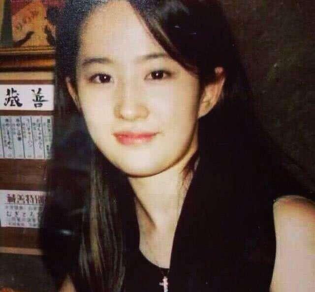 为什么女明星单眼皮也好看?分享一波肿泡眼一看就会的