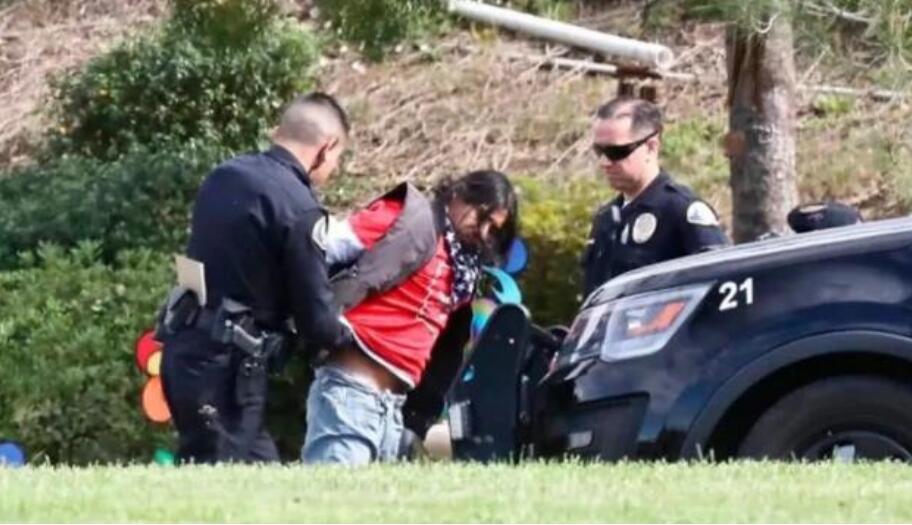 嫌疑人被抓,一男子疑似挖开科比墓地,洛杉矶警方火速出击