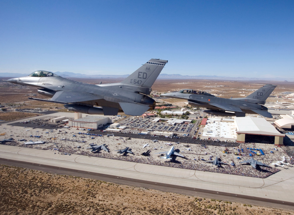 爱德华兹空军基地是美军历史悠久的航空器和机载武器测试中心,也是