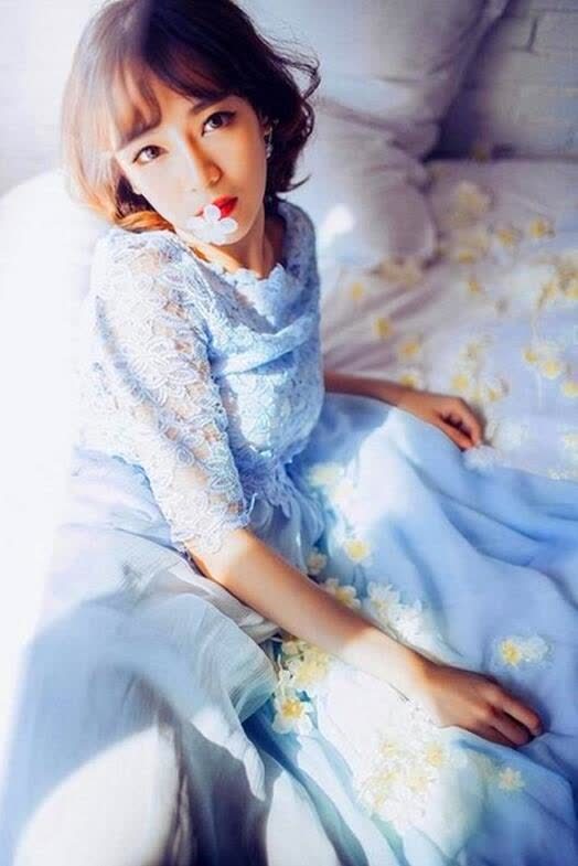 青春靓丽的气质短发美女,唯美摄影短发俏美