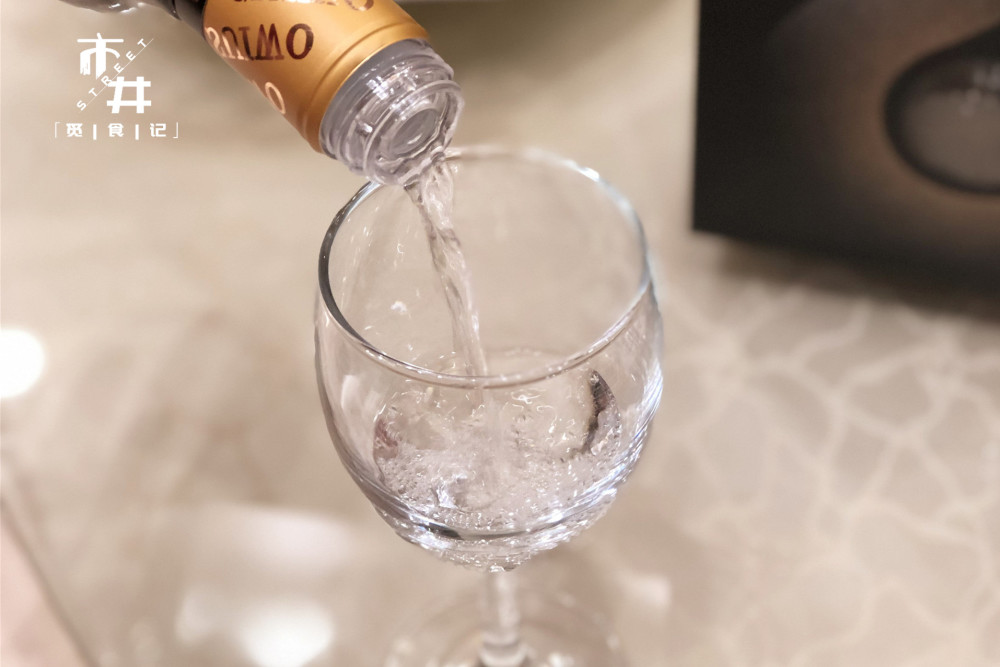 买白酒,无论什么品牌,只要瓶子上印"这行字",全是酒精