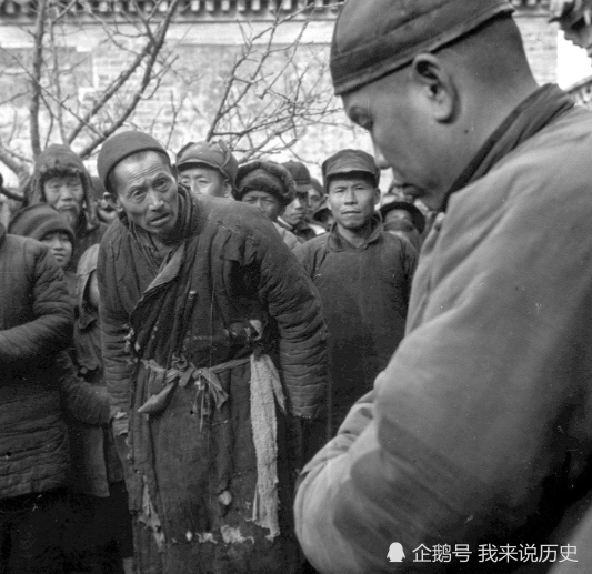老照片:土改运动中真实的斗地主场面,耕者有其田的愿望终于实现