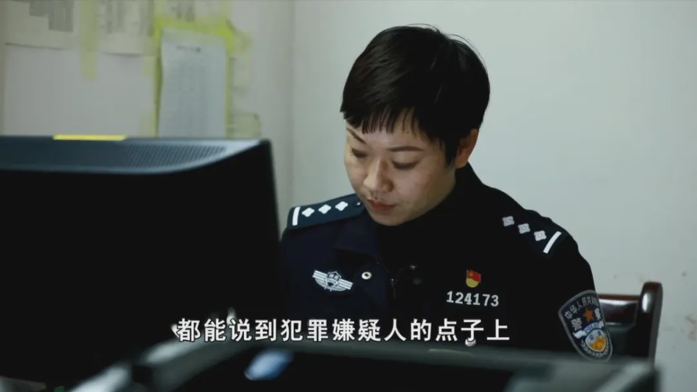 直击!湖南女警抓捕毒贩现场