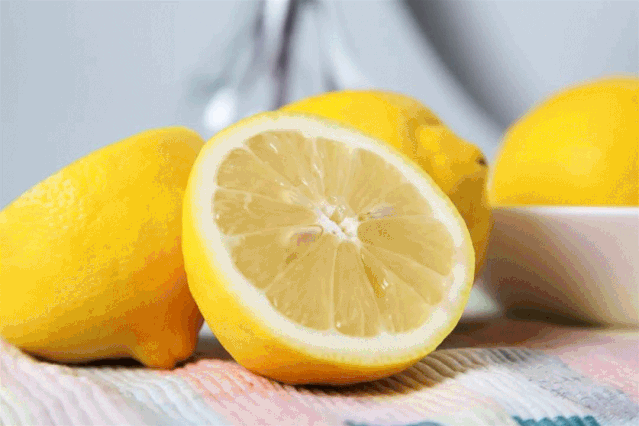 anyue lemon 安岳柠檬 //////////// 大量新鲜上市的安岳柠檬却处于