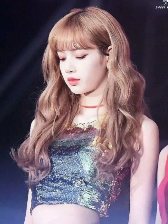 lisa,穿搭,妆容,芭比,女神,发型