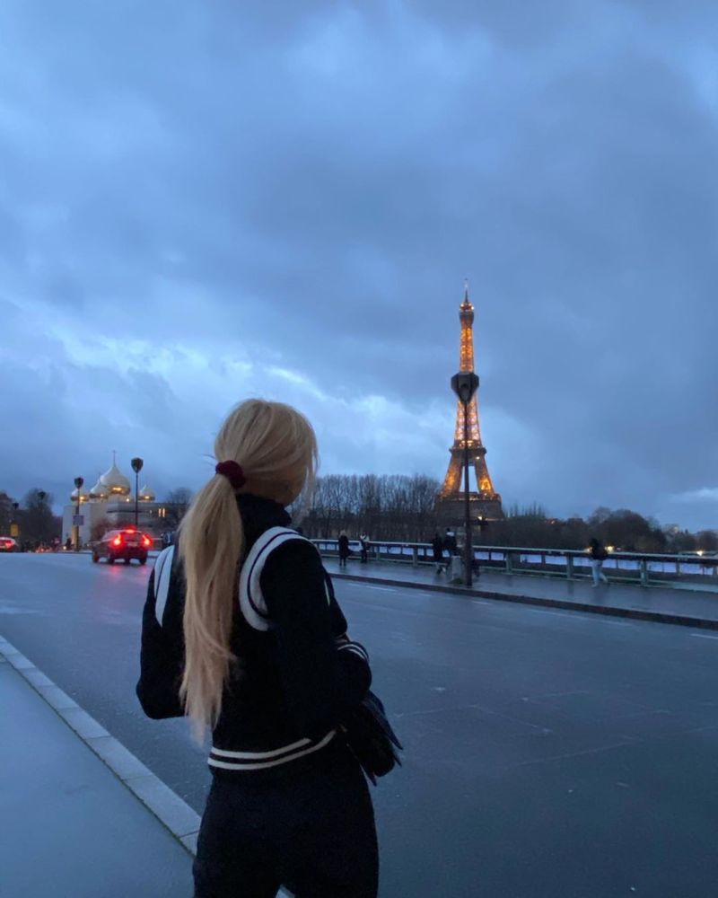 rosé朴彩英2月ins照片合集