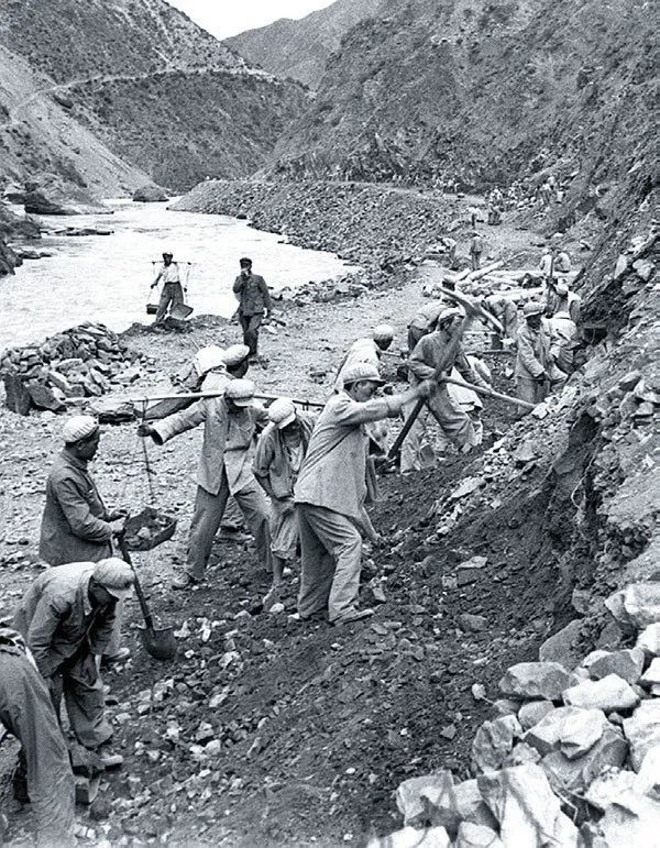 川藏公路有着怎样的修建史?