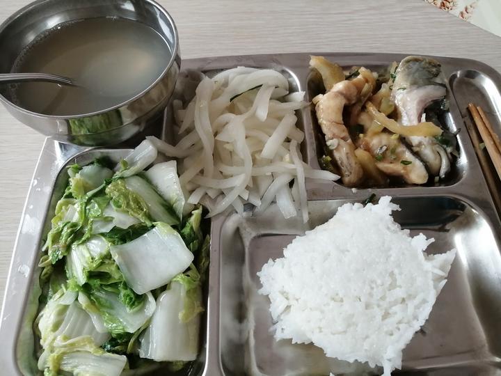 菜品丰富,菜式齐全,在这单位饭堂吃中餐真幸福