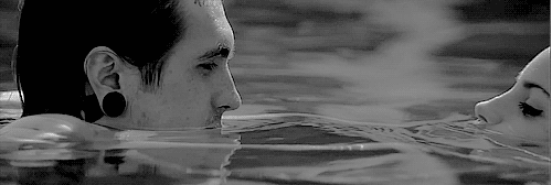 受到传统教育的影响,我们对性的态度总是比较隐晦,特别是面对纯洁的