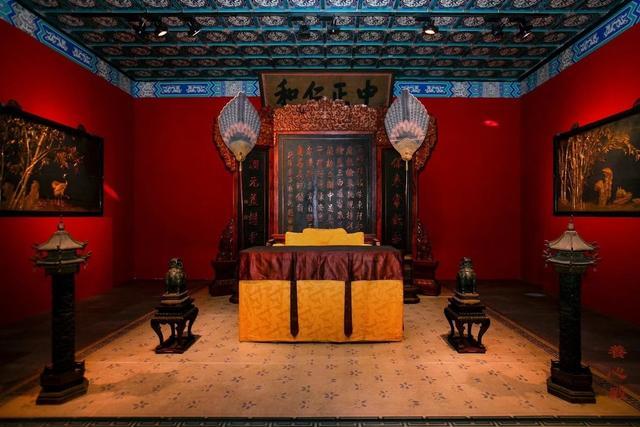 故宫中皇帝住的屋子是个什么样?寝宫里竟放了27张床!