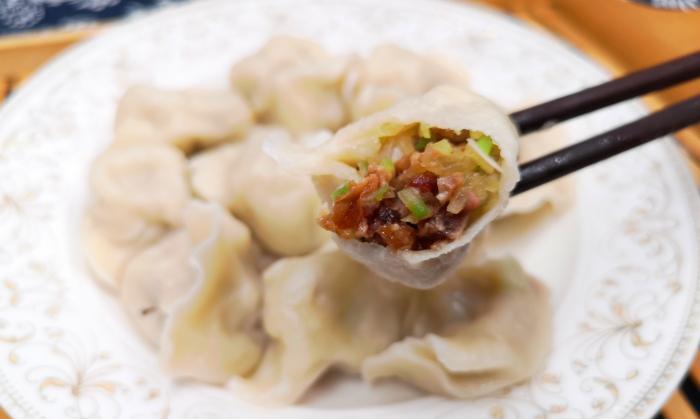 这肉5块钱1斤,萝卜和它是天生一对,用它调馅包饺子,吃