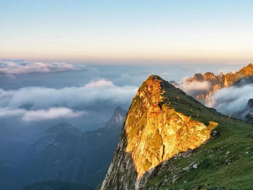 是终南山第一高峰和秦岭第二高峰.