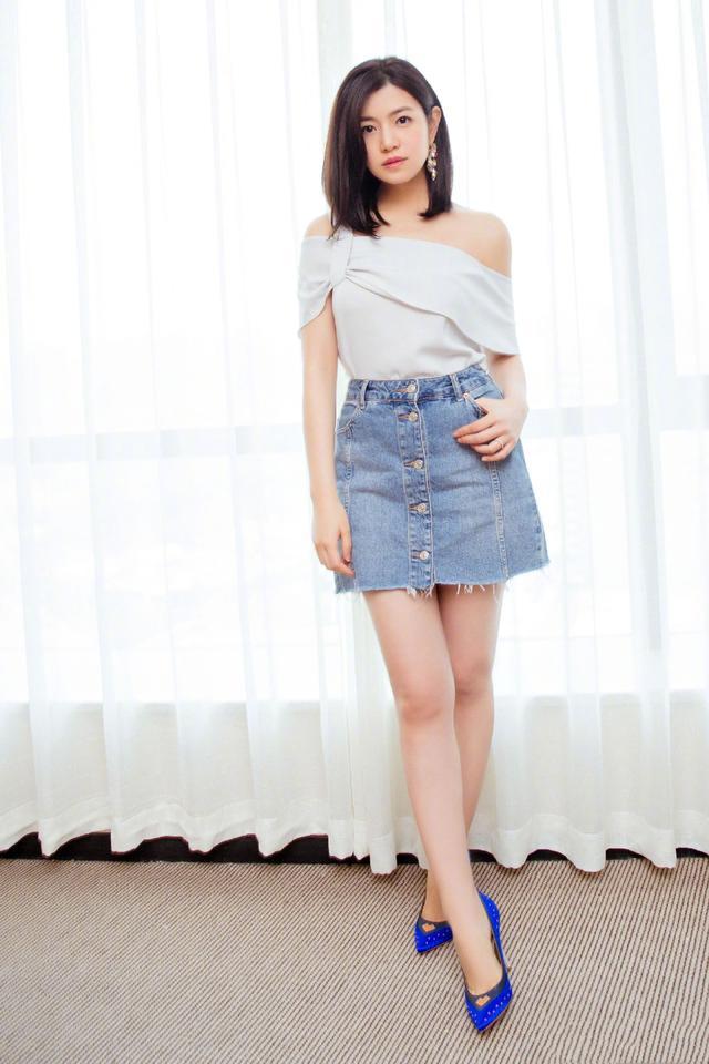 36岁陈妍希真会穿,一袭"毒液裙"太减龄,展现青春活力与时尚感