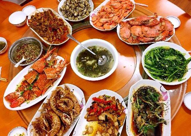 请客吃饭少不了生猛海鲜大餐,简单易做又美味,丰富多彩!