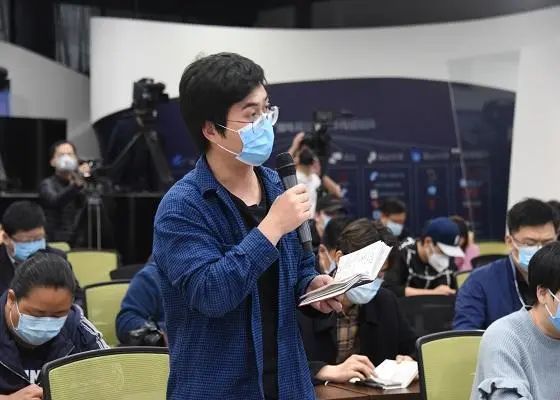 新华社河南分社记者