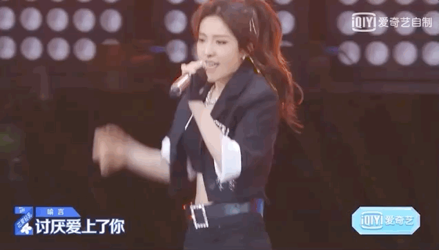 说唱担当组的表现也非常抓人,极具欧美范儿的 谢可寅