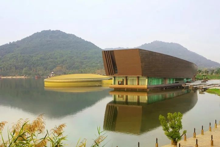 杭州市萧山跨湖桥遗址博物馆:世界上最早的独木舟