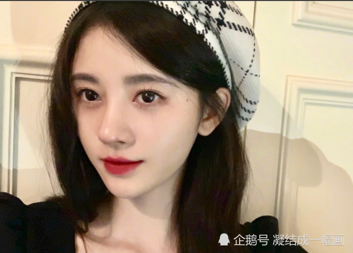 看到鞠婧祎的齐刘海,网友说:不如中分有辨识度