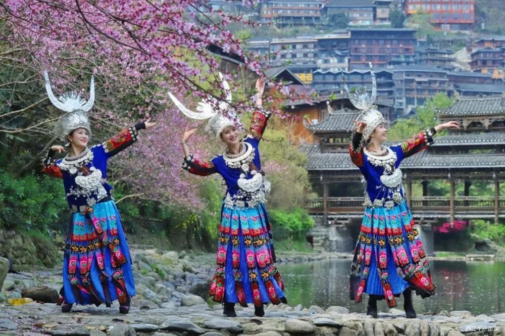 西江千户苗寨,郎德苗寨,油菜花,郎德