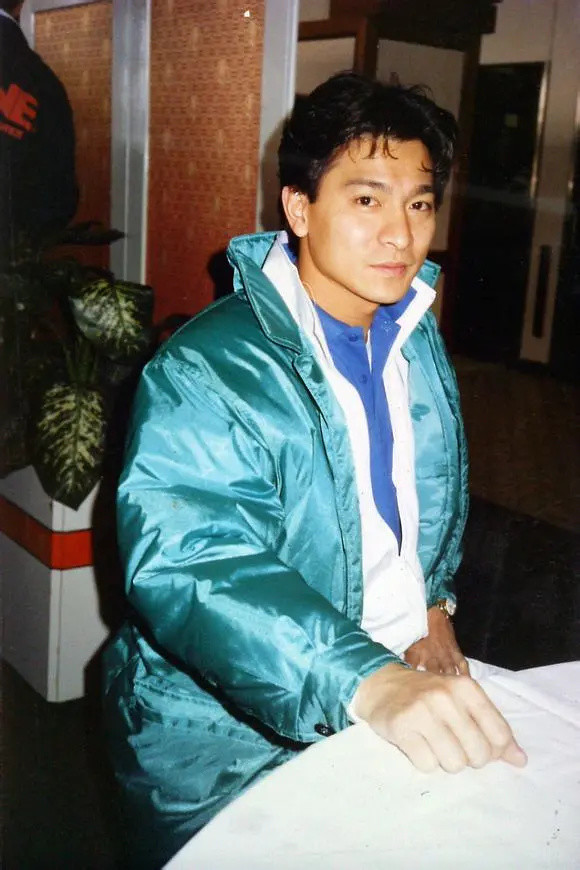 2003年刘德华这首歌,让他名气大跌,哪怕是天王粉丝也不买账