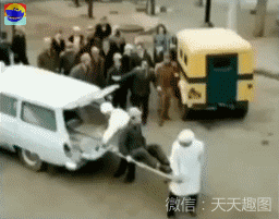 搞笑gif:隐约记得这是熏蚊子的东西,但好像我也吃过!