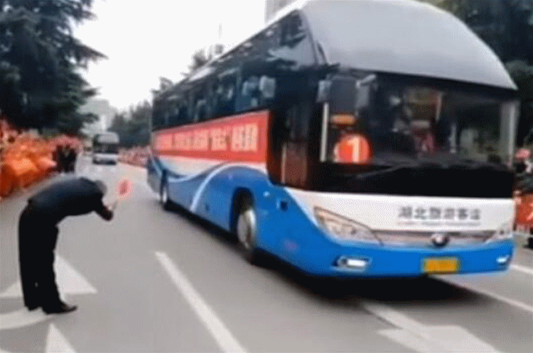 大巴 客车 750_498 gif 动态图 动图