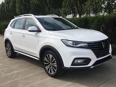 这种设计未来将广泛应用在荣威纯电动车型上,与燃油车律动设计形成