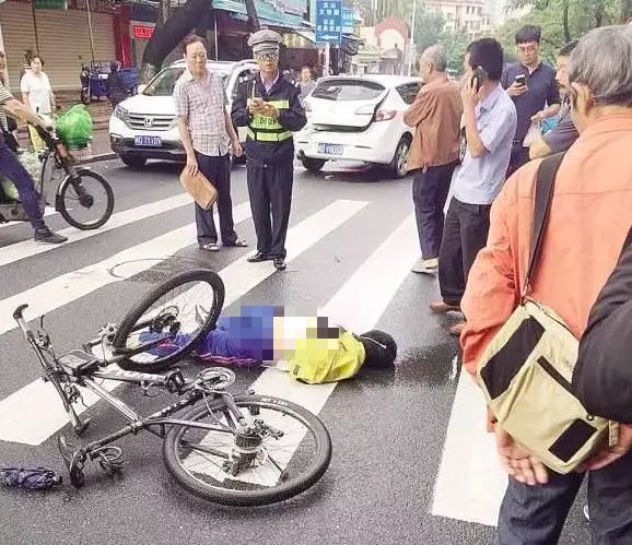 厦门海堤路发生惨烈车祸,自行车骑手当场身亡,3天两起悲剧,致2人死亡!