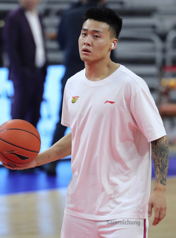 但是赵睿所在的广东队,是团队篮球打到极致的球队,易建联,马尚,威姆斯