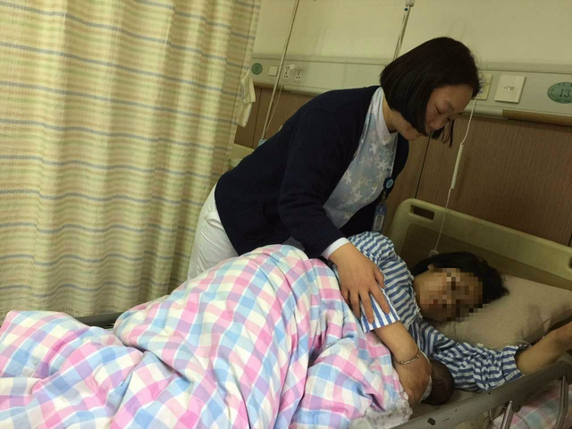 妻子怀孕,丈夫坚持让她离职:你只管生娃就行,以后我养