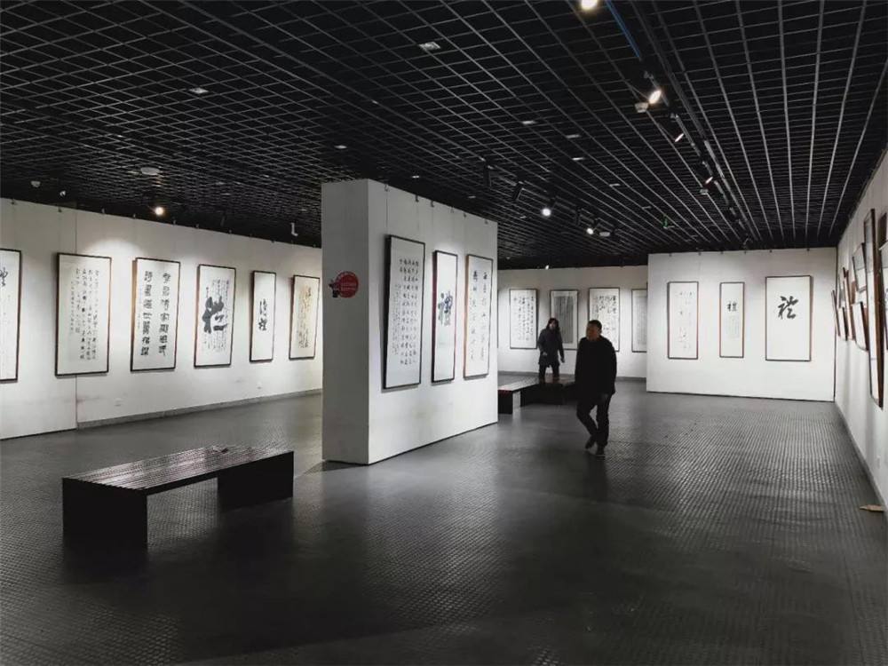 新闻早报:衢州市文化馆今天恢复开放,6县获 2720万元补助