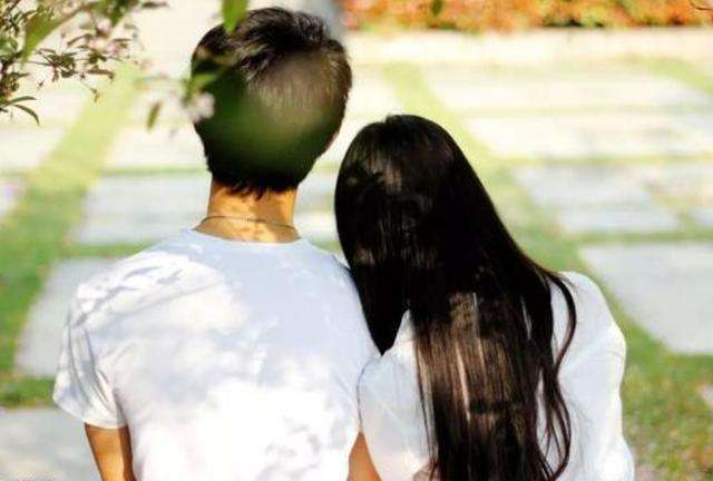 19岁女大学生怀孕,生下孩子选择退学,现状令人担忧