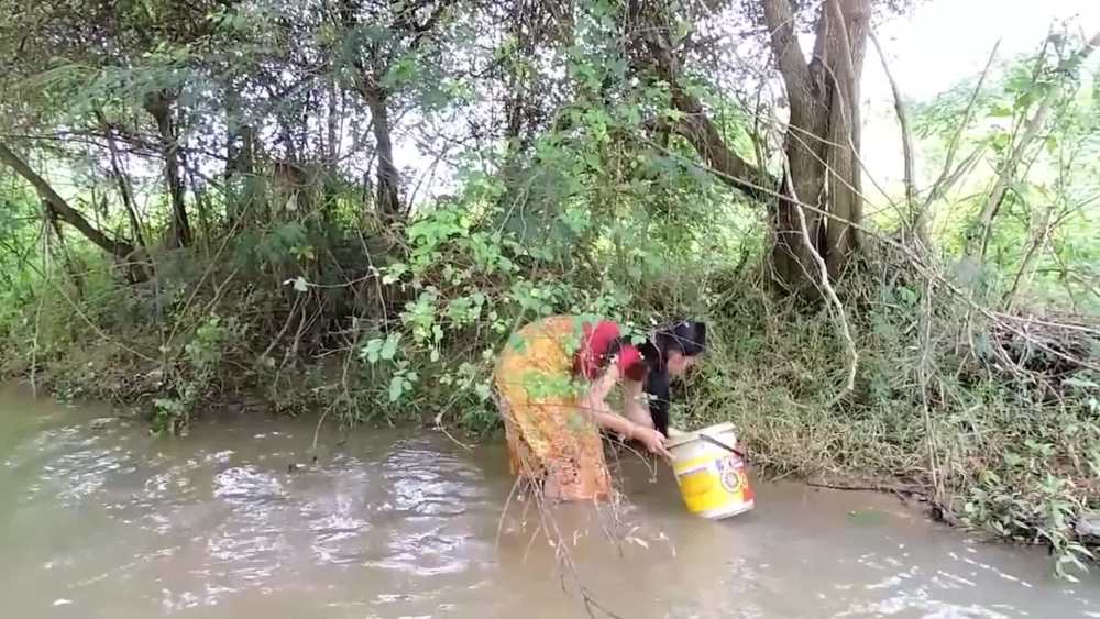 越南媳妇回娘家,看完她在农村的生活,终于明白为啥要嫁到中国!