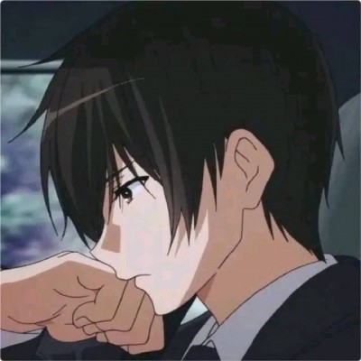 动漫男生头像:你说不离开可怎么手放开的那么快