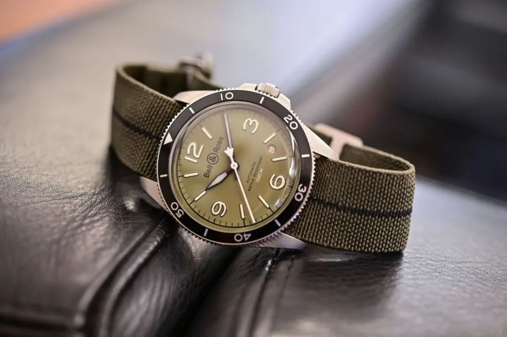 bell&ross 柏莱士复古腕表 br v2-92 military green全新上市