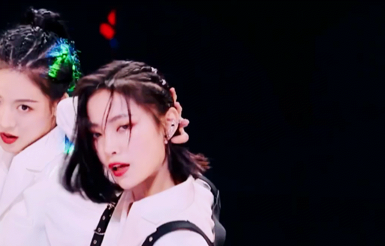 秦牛正威,谢可寅,训练生,公演舞台,青春有你2