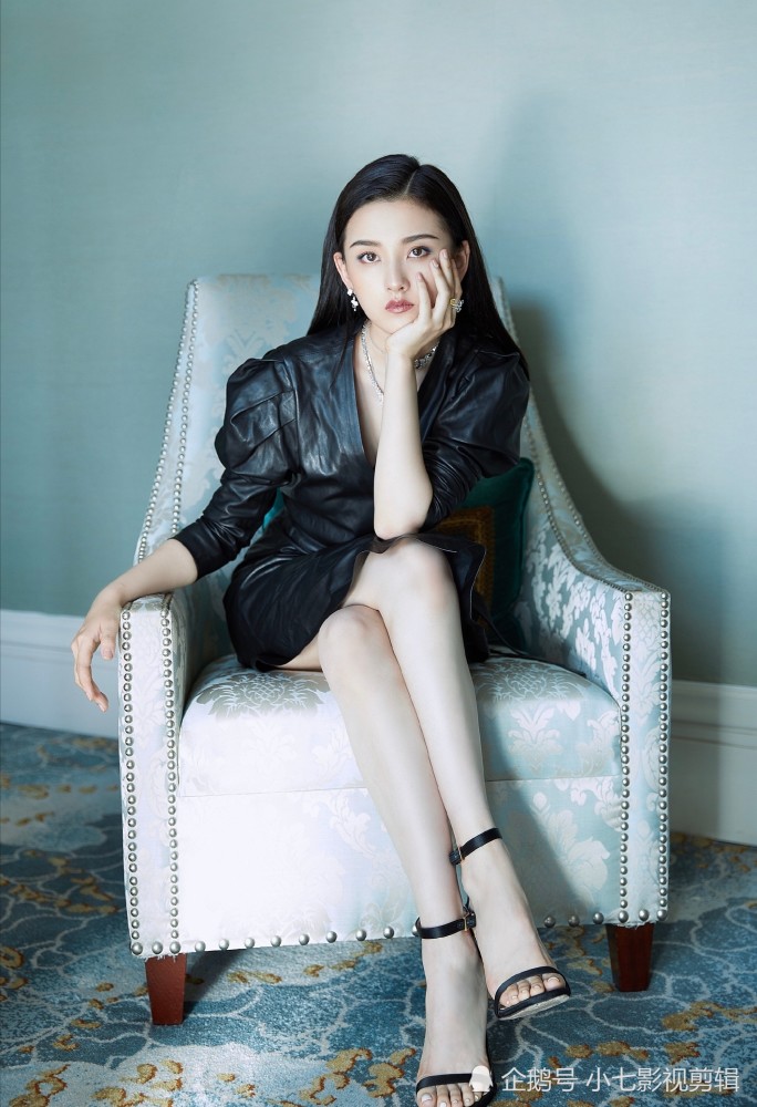 清纯美少女宋祖儿,白皙大美腿,越来越美了