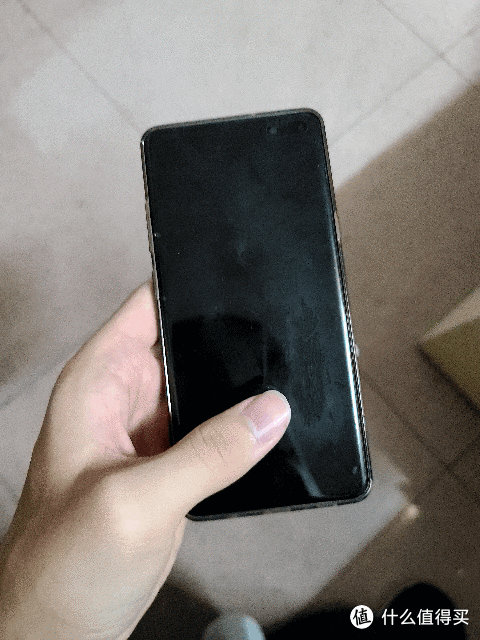 s20 ultra采用的和去年s10系列,note10系列一样的高通qbt2000屏下超声