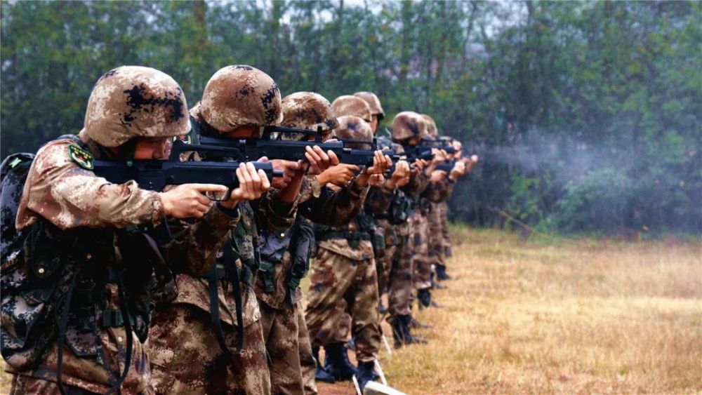 侦察兵花式射击,帅呆了!