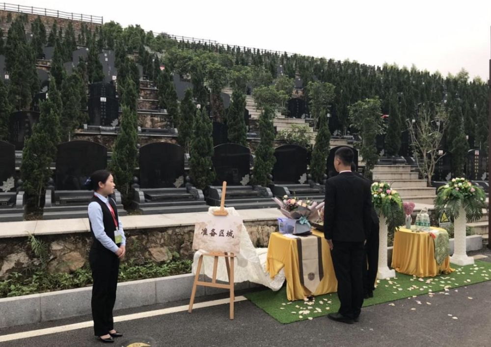 青龙岗开展一对一祭祀服务,代客祭扫缅怀亲人