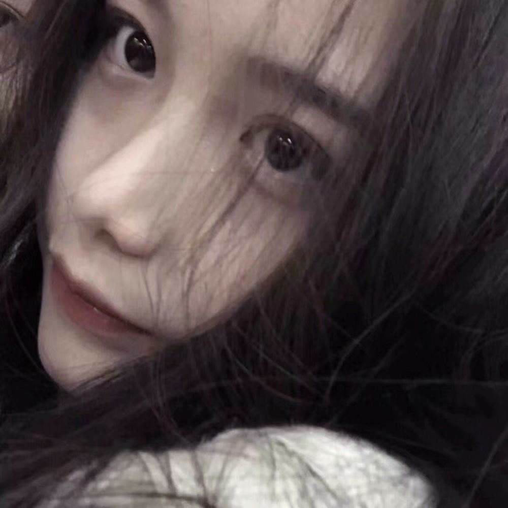 伤感女生头像:如今我已经不敢再回首,他牵了她的手!