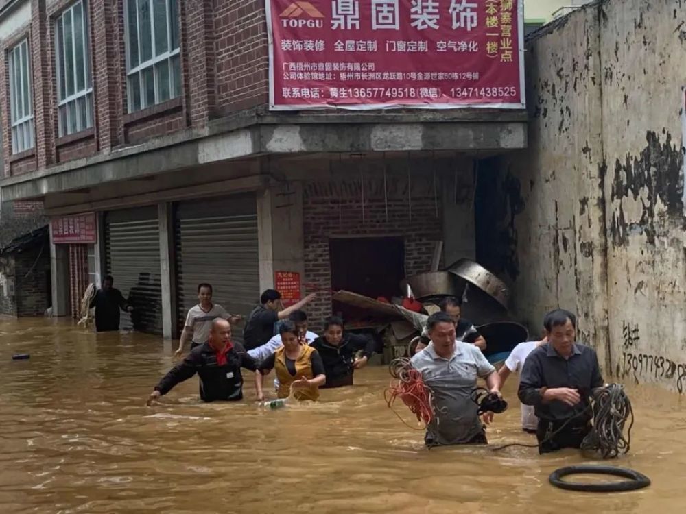 狮寨镇:洪水无情人有情