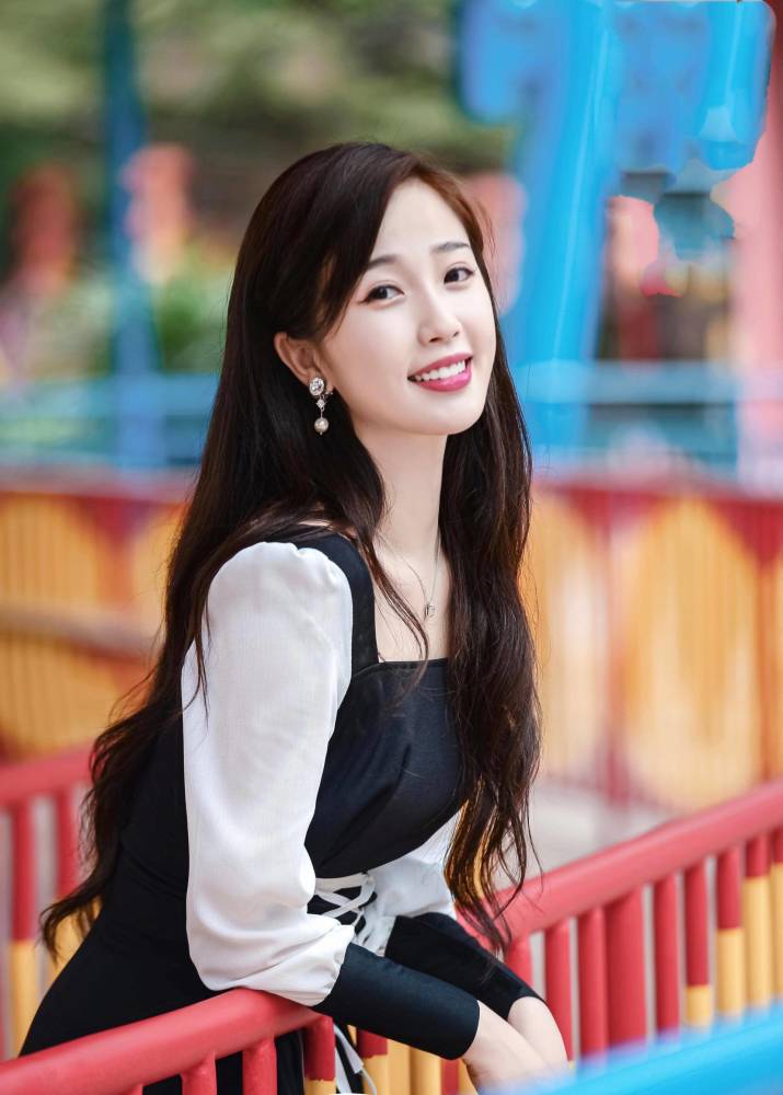 张新成换头像与吴倩秀恩爱,网友却期待张新成与虞书欣