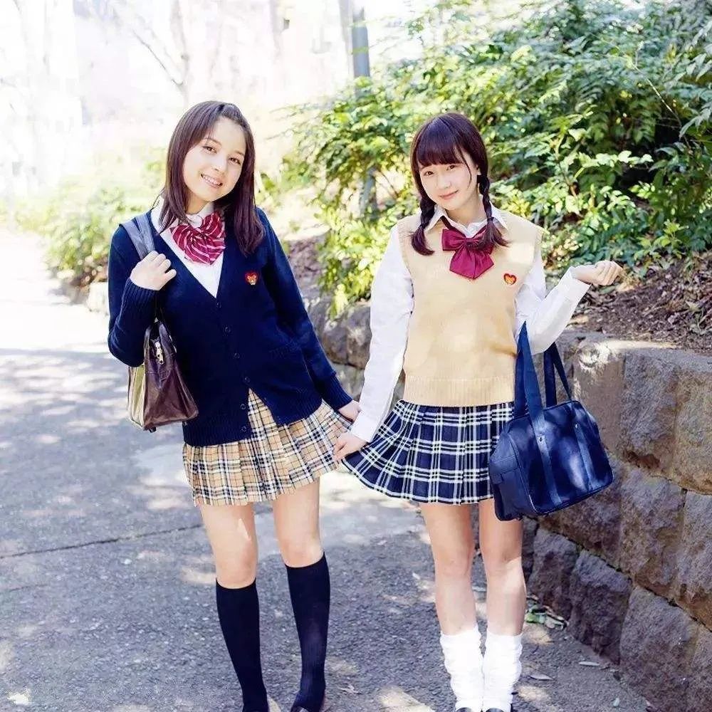 裙子很短原来是这么一回事!日本女高中生的制服秘密
