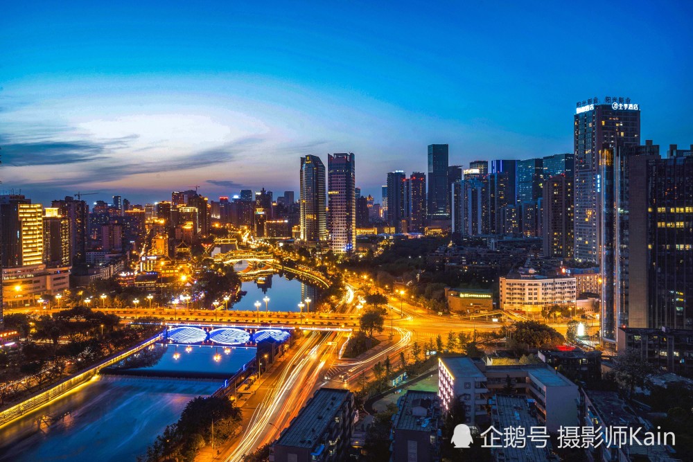 镜头里的中国城市夜景,老外看了感叹:这还不算发达国家?