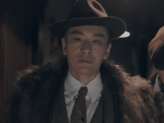 而且经过演技的洗眼之后,观众更加看到了黄晓明的颜值,随手一截剧照都